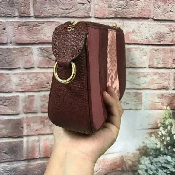 Coach Women’s Large Leather Zip Around Wristlet - Picture 4 of 7